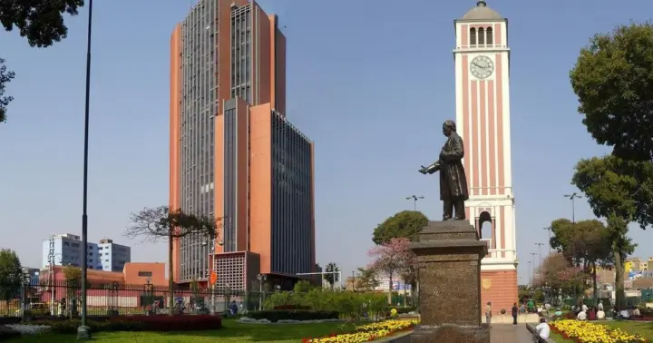 Lima: Walking tour of the historic center, markets, and local spots.