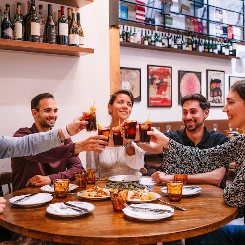 Ruta gastronómica con tapas y vinos + Espectáculo flamenco
