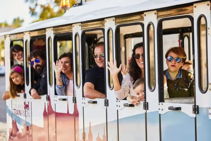 Desde Madrid: excursión de 1 día a Toledo con tour guiado y tren panorámico