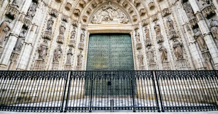 Sevilla: tour del Alcázar real, la catedral y la torre de la Giralda