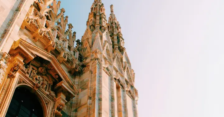 Milan: Duomo & Historic Centre Guided Walking Tour
