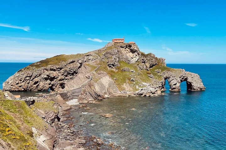 Desde Bilbao: Gaztelugatxe, Bermeo, Mundaka y Gernika con Txakoli