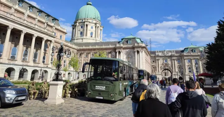 Budapest: Castle District Walking Tour with Local Guide