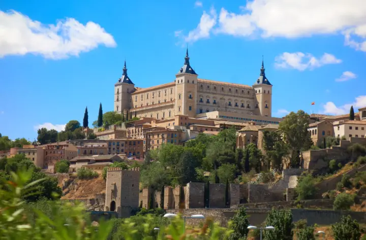 Hola Toledo: paseo privado de 2 horas por la ciudad con guía local
