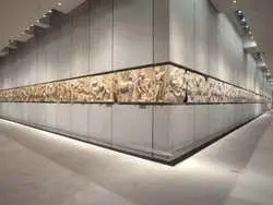 Entrada al Museo de la Acrópolis
