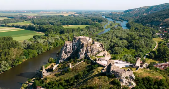 Bratislava: Crucero - Castillo de Devín Ida y Vuelta
