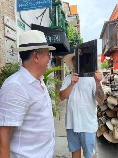 Cartagena: Private Shopping Tour with social impact