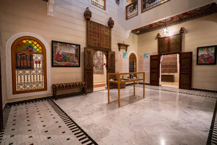 Marrakech: museo de alfombras, tejido en directo y té en la azotea