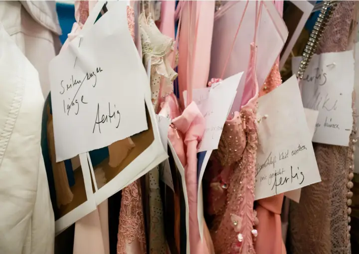 Zurich: Backstage Tour of the Opera House with Exclusive Insights