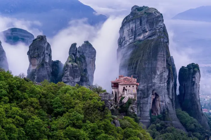 Desde Atenas: Excursión de 2 días a Meteora, las Termópilas y Delfos