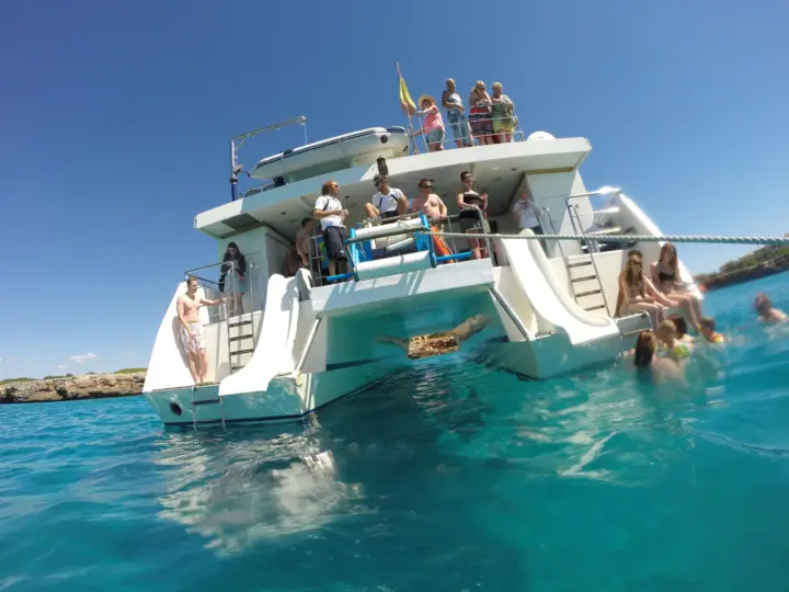 Mallorca: Crucero de 4 horas en Catamarán por la Costa Este