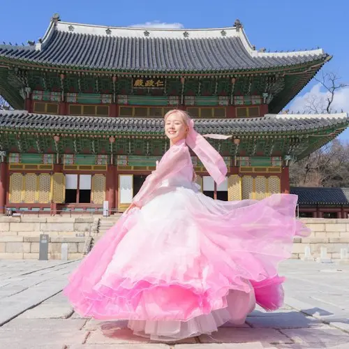 Photoshoot & Premium Hanbok Rental: Hanbok Rental + Optional Make-Up at Gyeongbokgung