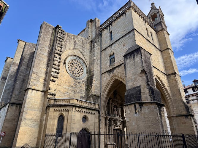 Visita compartida a pie por San Sebastián con degustación de pintxos