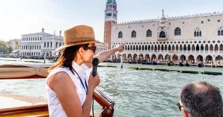 Venecia: Excursión Privada en Barco por el Gran Canal