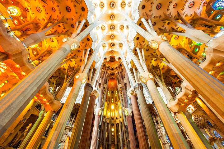 Tour VIP Sagrada Familia Evite colas con grupos pequeños