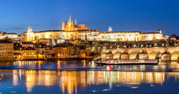 Praga: crucero turístico nocturno de 50 minutos