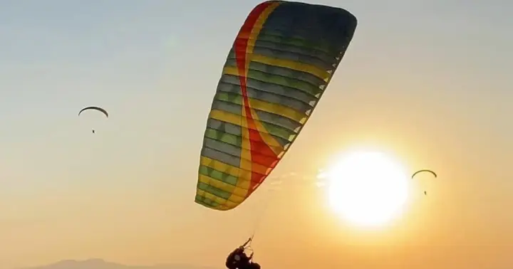 Desde Marrakech: aventura de parapente en tándem en el desierto de Agafay