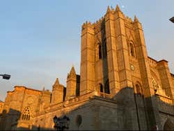 Tour de leyendas por la Ávila iluminada