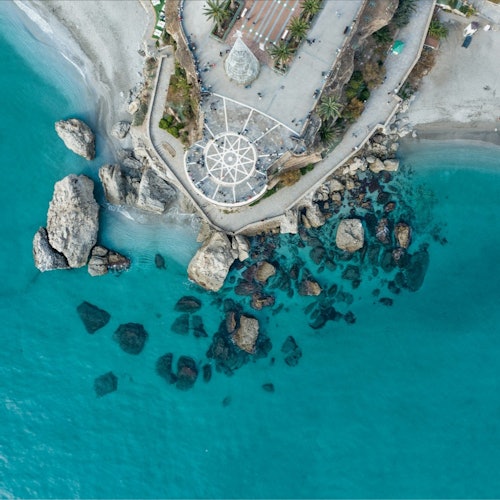 Frigiliana y Nerja: Excursión guiada de un día desde Málaga