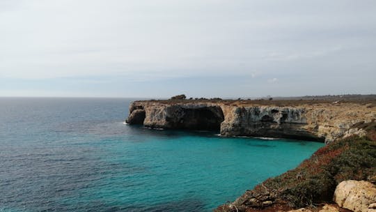 Aventura en la cueva marina de Cova de Coloms