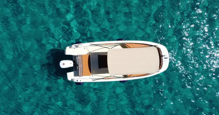 Mallorca: Private boat tour with skipper, snorkeling, stand-up paddleboarding, and coves