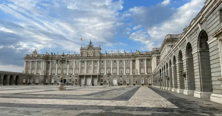 Madrid: Royal Palace Entry with Audio Guide