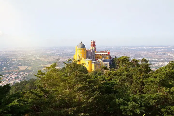 Tour compartido de medio día a Sintra con guía autorizado