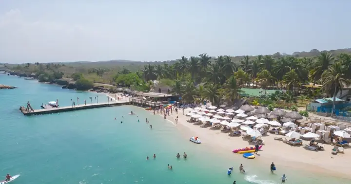 Sightseeing tour to Tierra Bomba Island private beach club