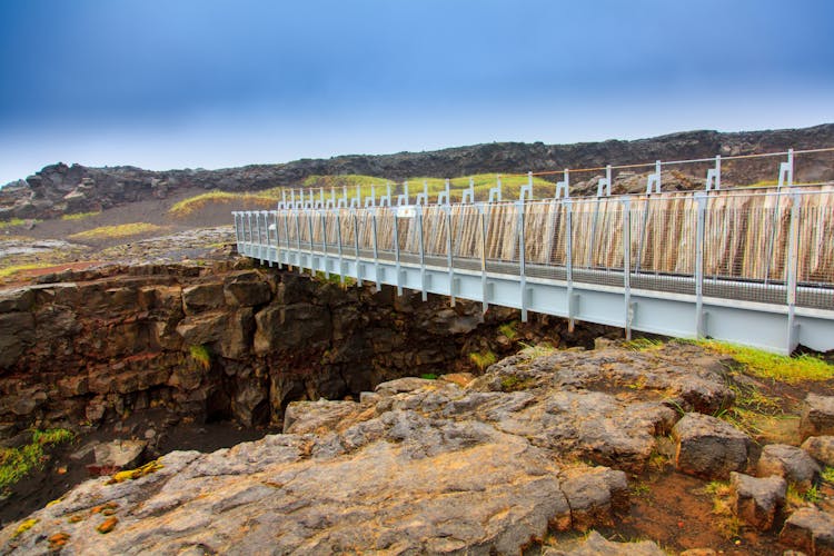 Excursión autoguiada a la península de Reykjanes con volcanes y Laguna Azul