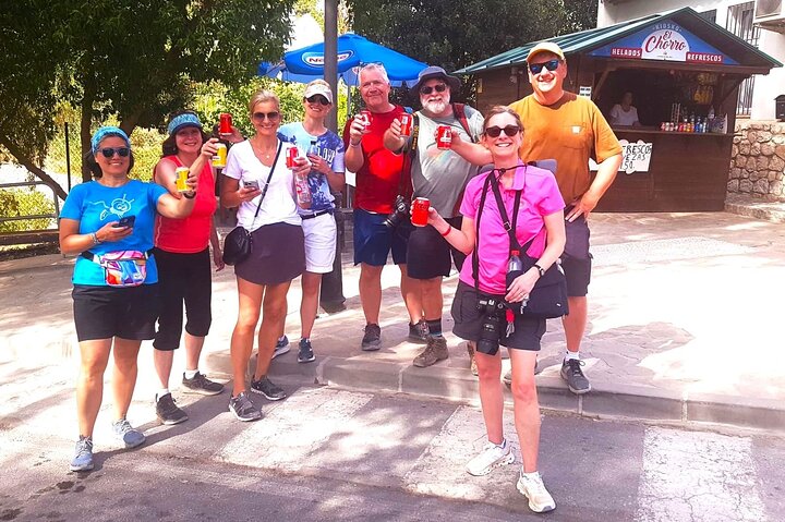 Tour a pie en grupo por Caminito del Rey