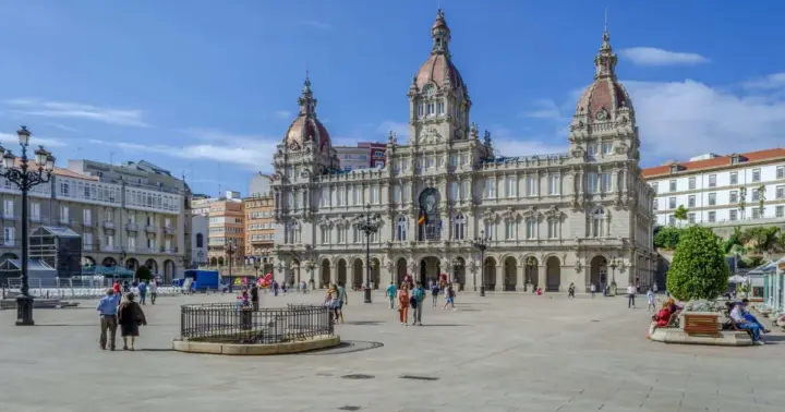Hola, La Coruña: paseo privado de 2 horas con guía local