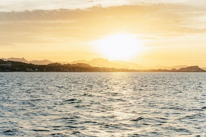 Paseo en catamarán al atardecer o nocturno desde Málaga