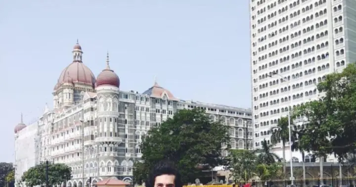 Mumbai: Heritage Highlights Walking Tour with Food Tasting