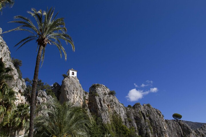 Guadalest and Algar Waterfalls Tour from Alicante or Benidorm