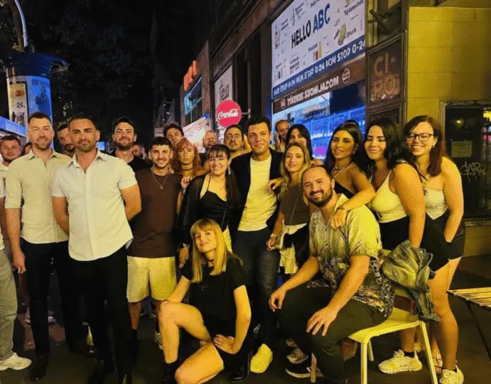 Budapest: Pub Crawl & Ruin Bars - Free Shots & VIP Entry