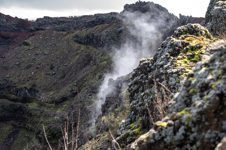 Pompeii and Vesuvius Small Group Tour From Naples with Pizza