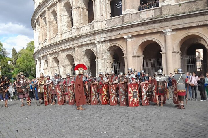 Tour autoguiado al Coliseo y Foro en Roma con Arena Opcional