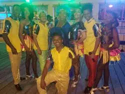 Fiesta caribeña en barco por Cartagena