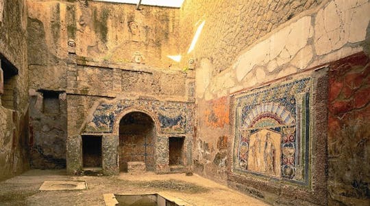 Herculaneum 2-hours Group Tour with Skip-the-Line Tickets