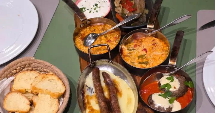 El sabor de Albania: cena con degustación de platos tradicionales