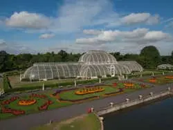 Entrada al Palacio de Kew y Real Jardín Botánico