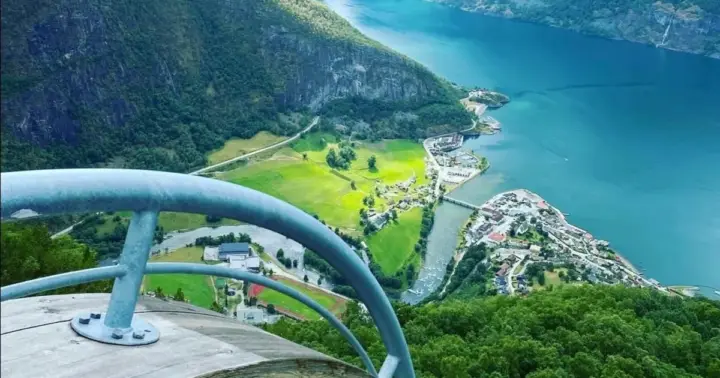 Bergen: Sognefjord, Nærøyfjord, Flåm, Stegastein, Stalheim y cascadas