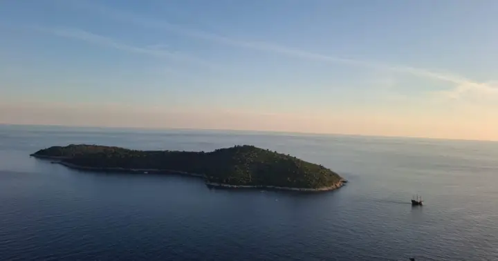 Dubrovnik: tour en autobús descapotable al atardecer con vino y vistas