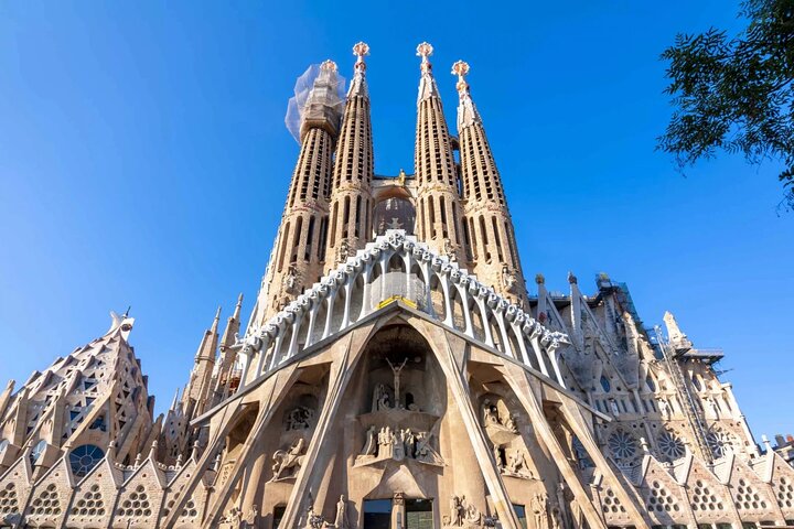 Tour sin colas por la Sagrada Familia Grupo pequeño opcional