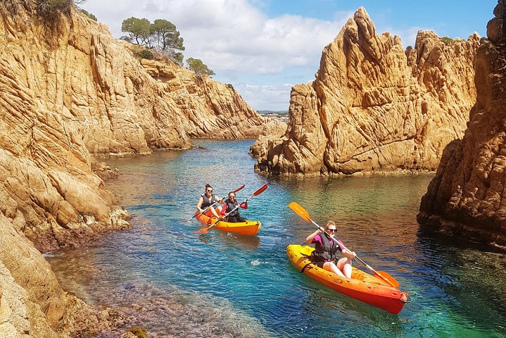 Tour a la Costa Brava con kayak y snorkeling en la laguna