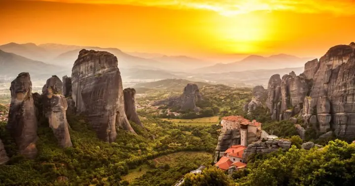 Atenas: excursión de 2 días a Meteora con alojamiento
