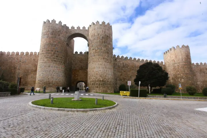 Ávila: tour a pie guiado con yemas de Santa Teresa