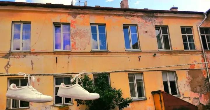 Vilnius: Hidden Courtyards and Lost City Walking Tour