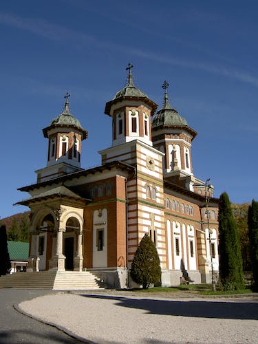 2 Castillos y una Ciudad Medieval Visita guiada de día completo a Transilvania
