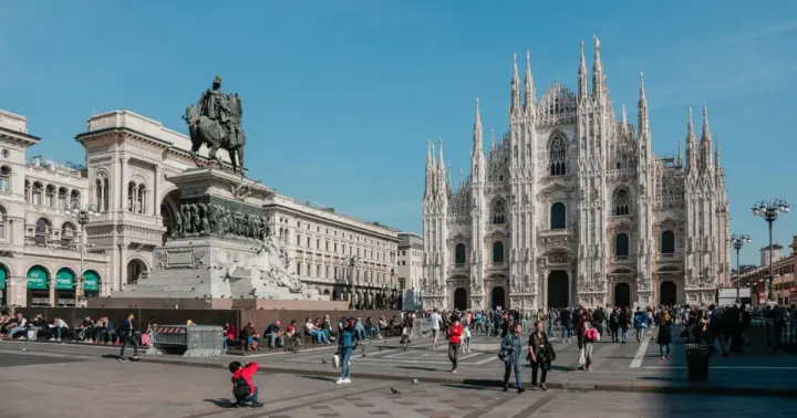 Milán: entradas para el Duomo y aperitivo italiano con vistas al Duomo